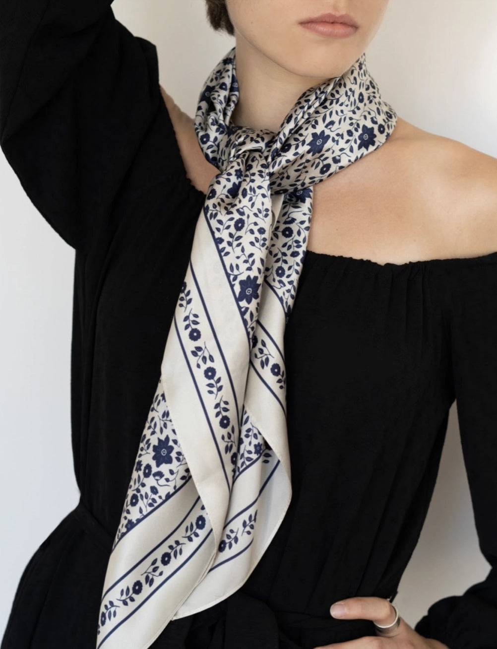 Load image into Gallery viewer, SOPHIA SILK SCARF IVORY/NAVY XL
